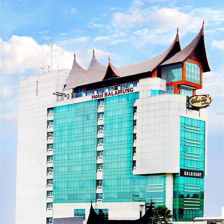 Horison Balairung Jakarta Hotel Exterior photo