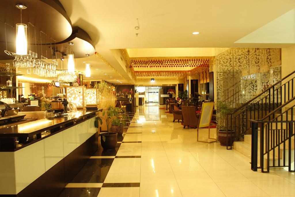 Horison Balairung Jakarta Hotel Exterior photo